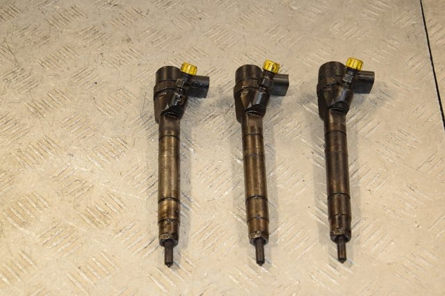 Форсунка вприску палива Mercedes Vito I