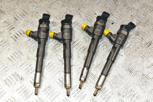 Форсунка вприску палива 0445110652 RENAULT