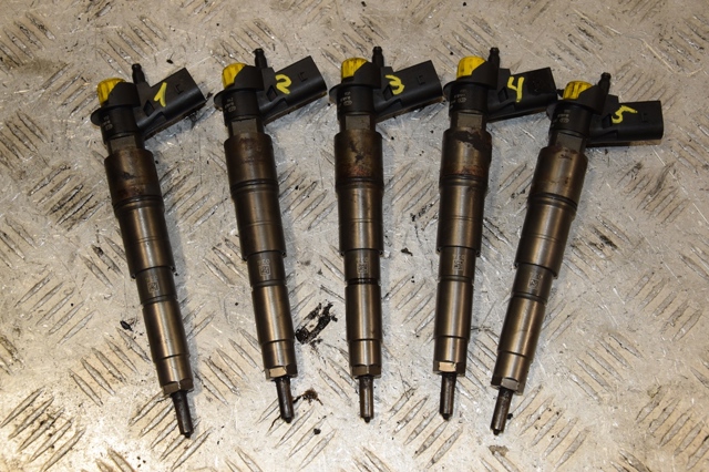 Форсунка вприску палива 0445115050 BMW