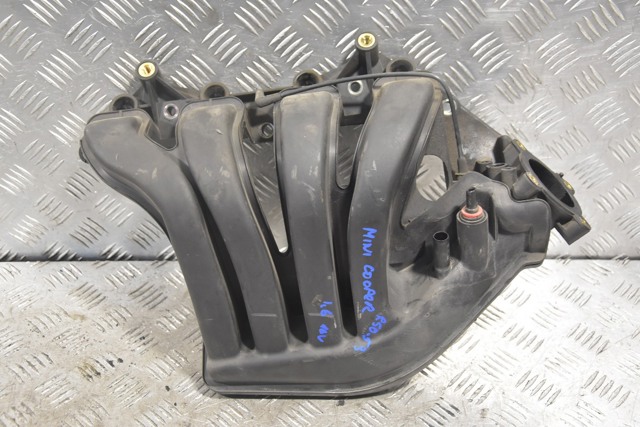 Колектор впускний 04777846AE BMW