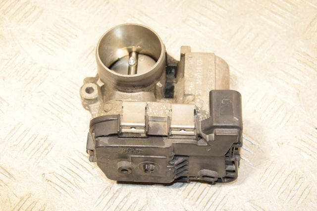 Заслінка повітряна 04C133062C VAG