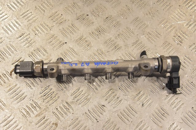 Паливна рампа 04L089B VAG