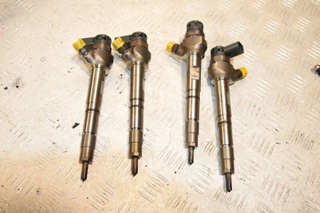 Форсунка паливна 04L130277AE VAG