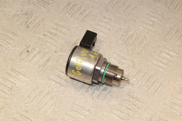 Регулятор тиску палива 04L130764B VAG