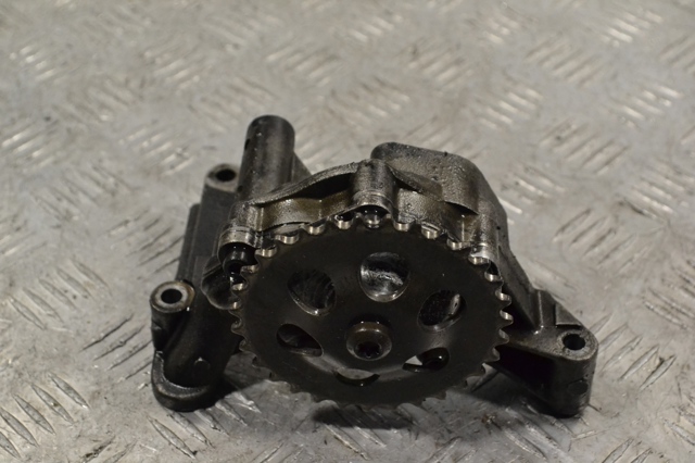 Помпа масляна 06A115105B VAG