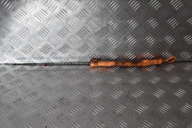Щуп масляний 06A115611B VAG