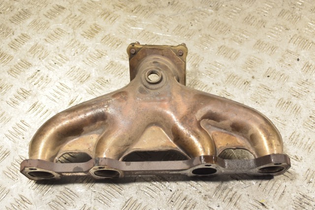 Газопроводи (колектор випускний) 06A253031BJ VAG