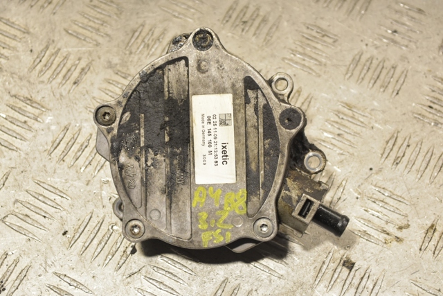 Насос вакуумний 06E145100M VAG