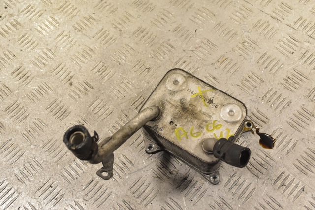 Радіатор масляний (холодильник), під фільтром 079117021M VAG