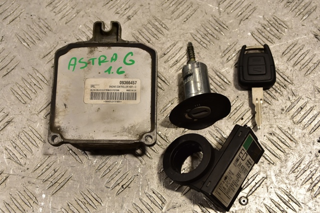 Комп'ютер двигуна 09366457 OPEL