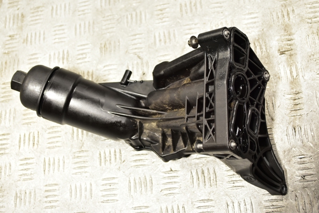 Корпус масляного фільтра 11428513965 BMW