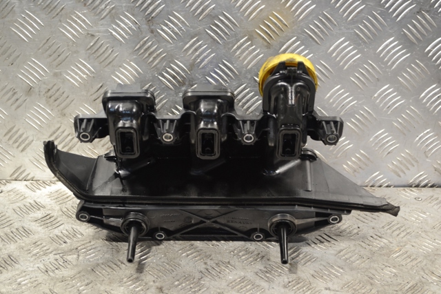 Колектор впускний 118305906R RENAULT