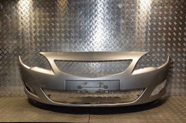 Бампер передній в зборі 13264403 OPEL