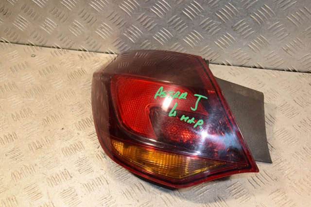 Ліхтар задній 13319949 OPEL
