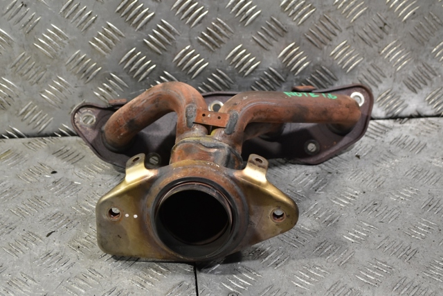 Колектор випускний 14002EE00A NISSAN