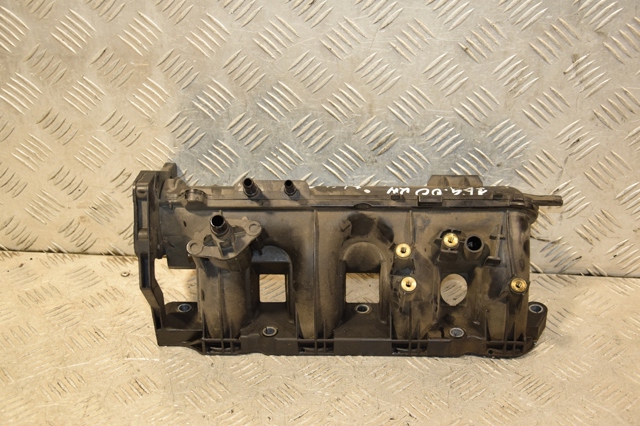 Колектор впускний 140032069R RENAULT