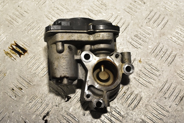 Клапан EGR рециркуляції газів 147100361R RENAULT