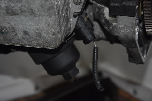 Корпус масляного фільтра 152085948R NISSAN