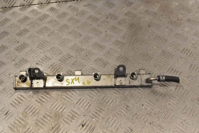 Розподільник палива 1573086G00 SUZUKI