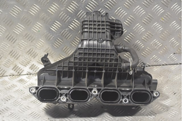 Колектор впускний 1712037054 TOYOTA