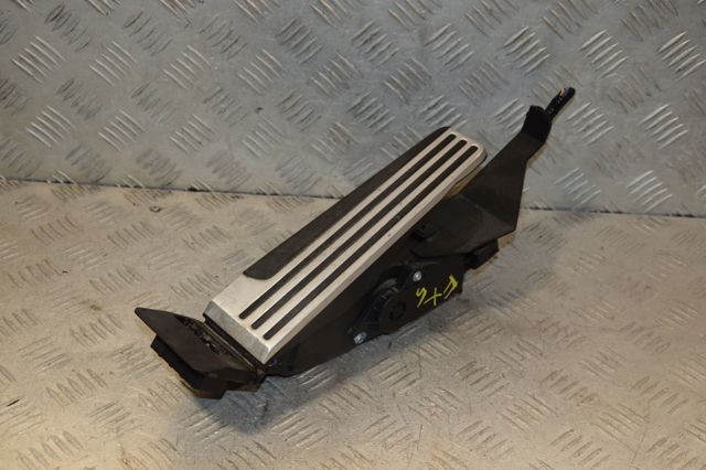 Підаль газу 180021CA1C NISSAN