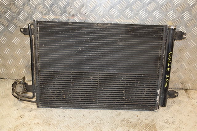 Конденсатор системи охолодження системи Skoda Octavia 2 A5