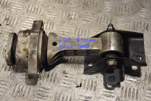 Подушка (опора) двигуна, нижня 219501J000 HYUNDAI