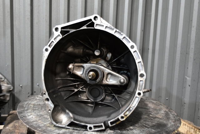Ручна коробка передач 23008687390 BMW