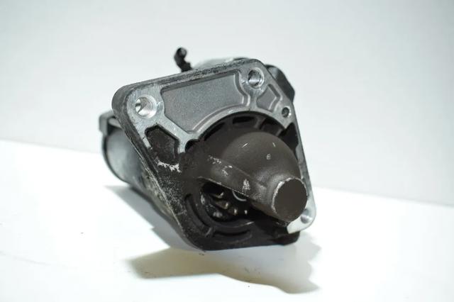Стартер автомобільний 233002889R RENAULT