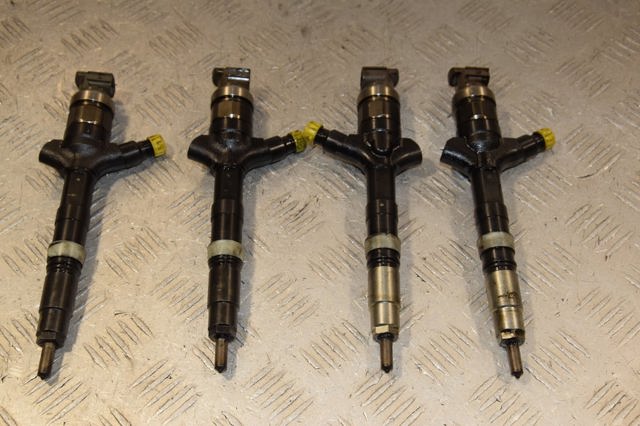 Форсунки електромагнітні 236700G010 TOYOTA