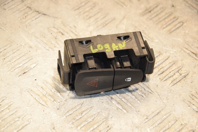 Кнопка включення аварійного сигналу 252905668R RENAULT