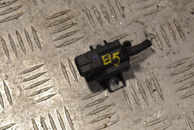 Клапан соленоїд регулювання заслонки EGR 258600R010 TOYOTA