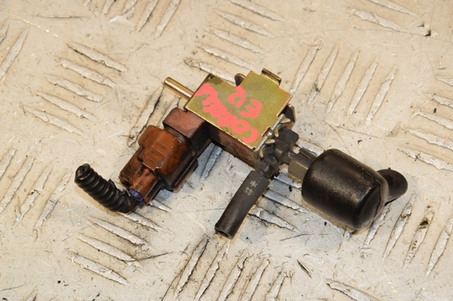 Клапан соленоїд регулювання заслонки EGR 2586064140 TOYOTA
