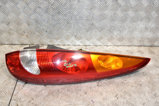 Задній правий стоп 26550BU200 NISSAN