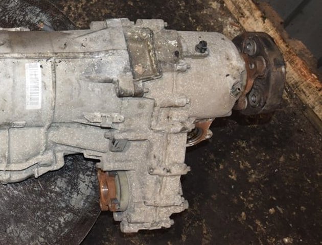 Роздавальна коробка 27103455131 BMW