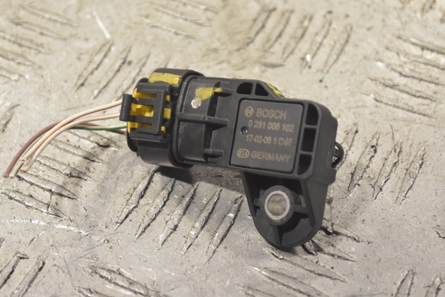 Датчик тиску наддуву (датчик нагнітання повітря в турбіну) 281006102 FIAT