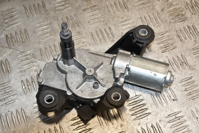 Склоочисник дверей задка 28710JD000 NISSAN