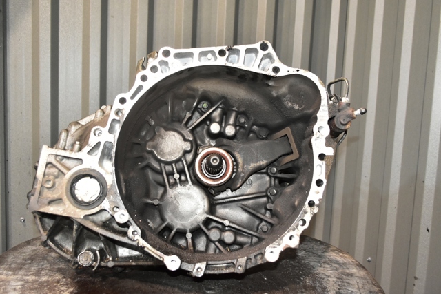 Ручна коробка передач 3030012B30 TOYOTA