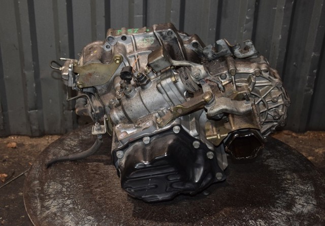 Механічна коробка перемикання передач 303002D110 TOYOTA