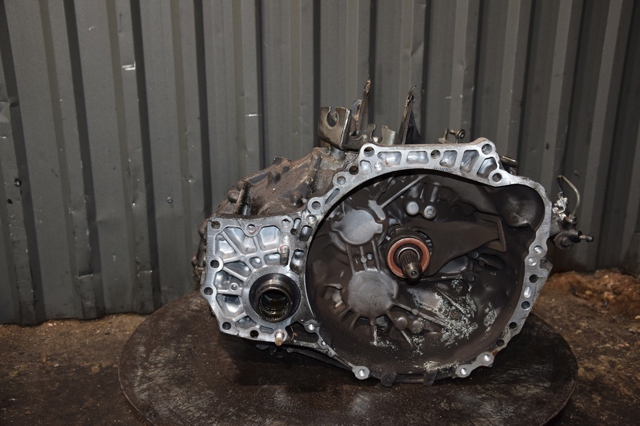 Коробка механіка в зборі 3030042200 TOYOTA