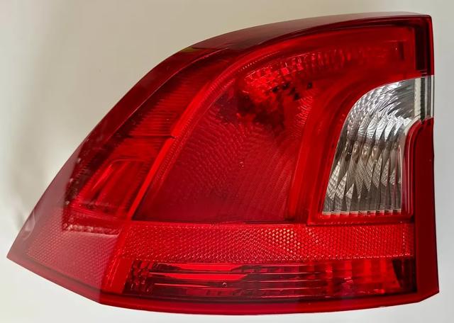 Стоп задній 30796267 VOLVO