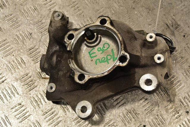 Цапфа поворотного кулака 31216764443 BMW