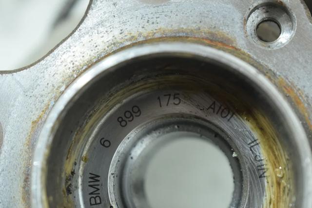 Цапфа - поворотний кулак передній, лівий 31216877147 BMW