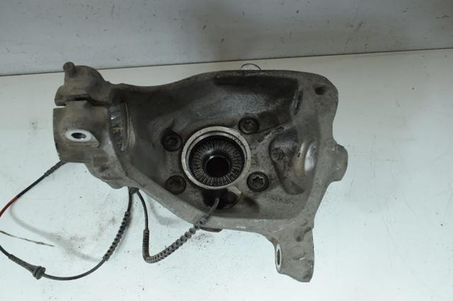 Цапфа поворотна права 31216877148 BMW