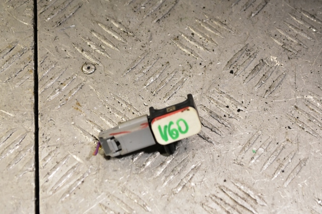 Датчик Ейрбег передній 31334336 VOLVO