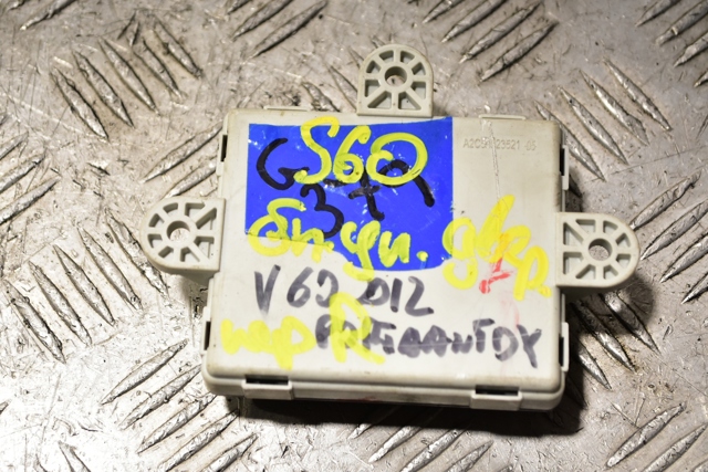 Блок комфорту передніх дверей 31334483 VOLVO