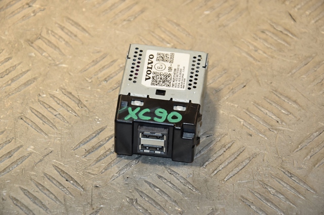 USB-розгалужувач 31407038 VOLVO