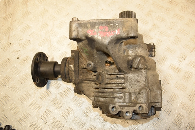 Коробка роздавальна в зборі 331008H510 NISSAN