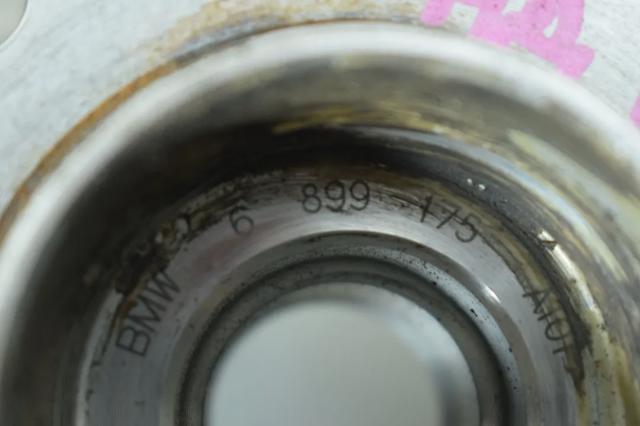Цапфа права 33306898480 BMW