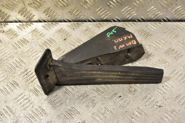 Підаль газу 35426860000 BMW